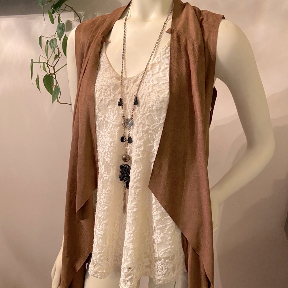 Lace racerback with duster and necklace - size M